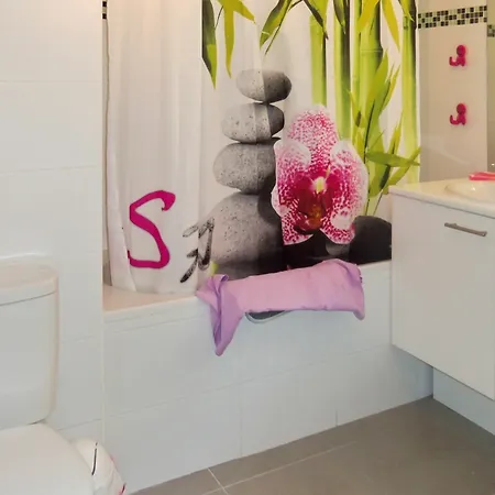 Sunny, 1-bedroom With A Swimming Pool And Furnished Terrace Saint-Raphael (Var)